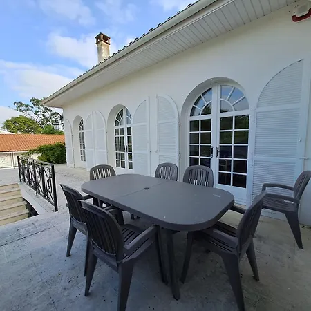 Blanche Spacieuse Pour 8 Villa *
