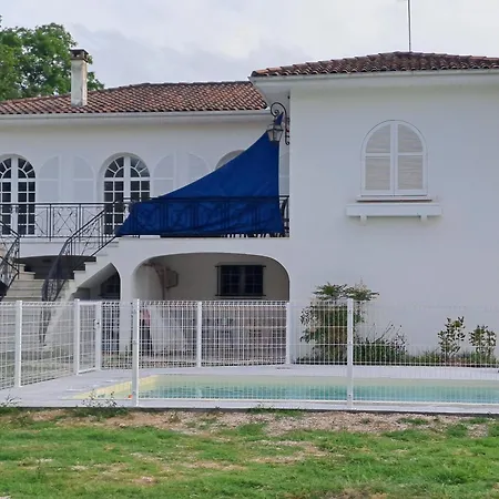 Blanche Spacieuse Pour 8 Villa La Tremblade